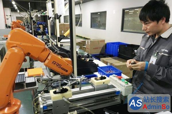 外媒：中国掀机器人革命，年底将成最大工业机器人国